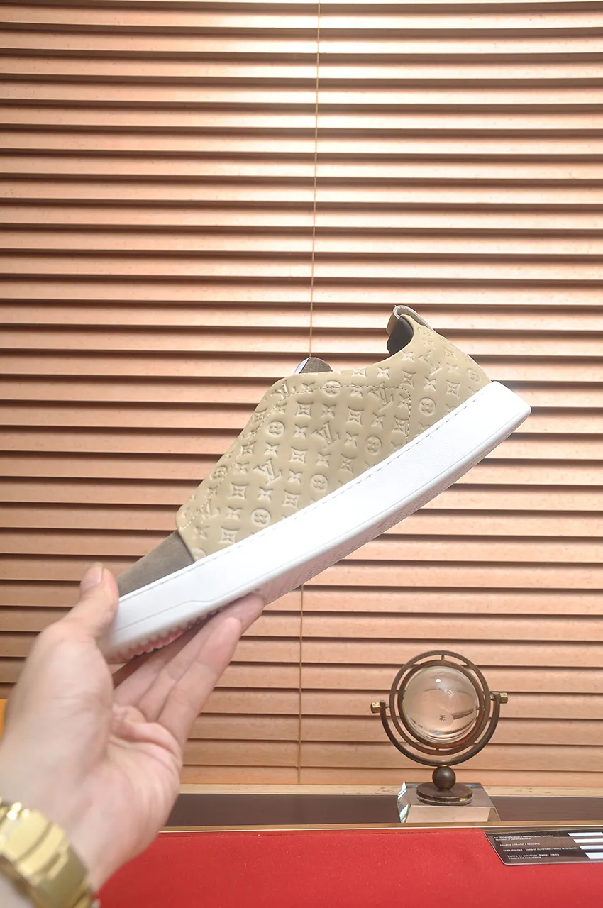 Men's men's shoes💰460💶[LOUIS VUITTON] Same style as LV. Louis Vuitton official website [satisfied] original single hot model, LV original factory cowhide material 👑1:1 original plate, sheepskin lining, original foam outsole. Body accessories one-to-one mold opening 💪 Counter quality 🙏 Dear friends, if you are still worried about wearing matching shoes 💋, then these shoes are your best choice 🎁🎁! 38-44